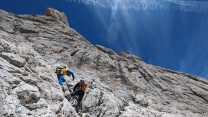 Naranjo de Bulnes con guía cara sur rapel 4