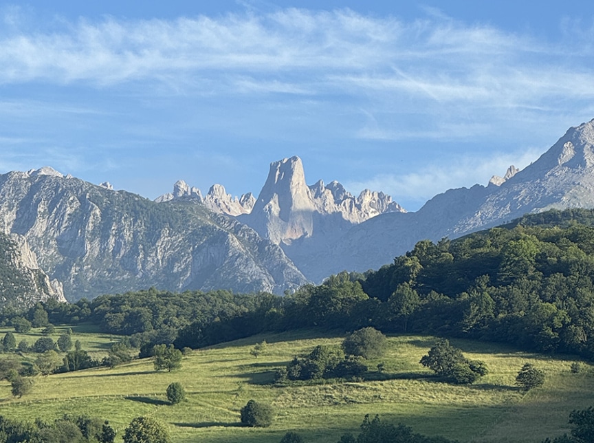 Escalar el Naranjo de Bulnes con guía